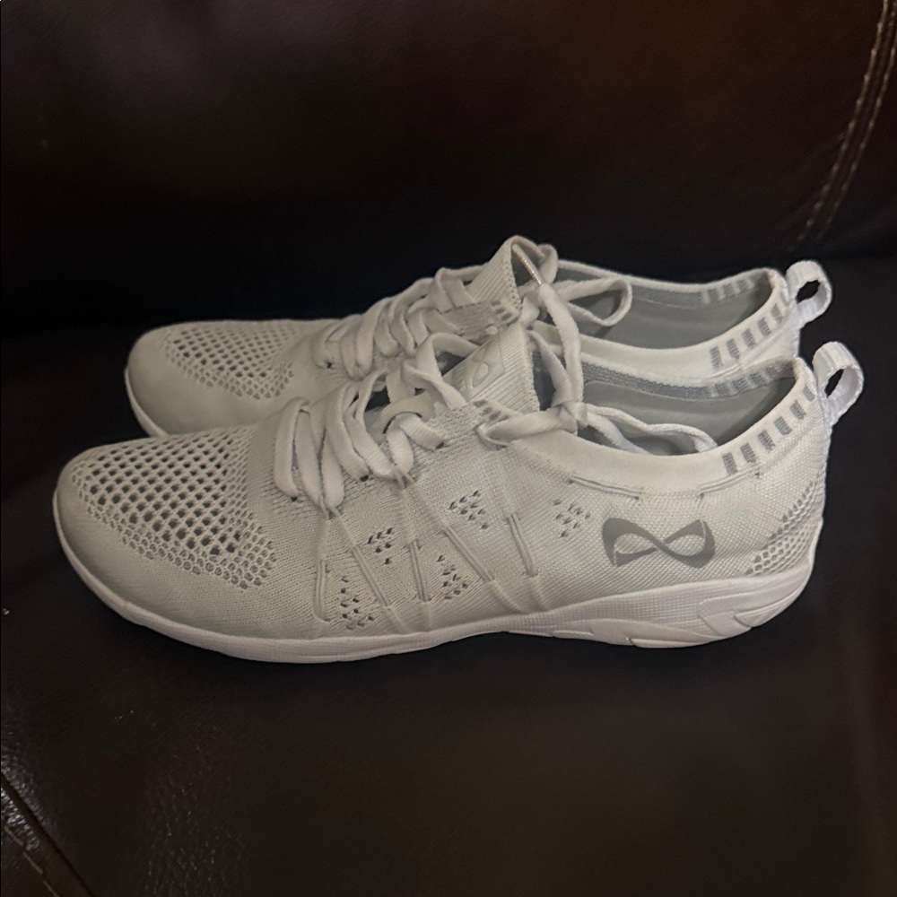 NFINITY Flyte White Athletic Shoes